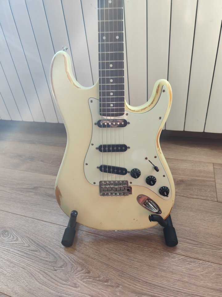 Vintage Icon V6 John Hornby Strat Noiseless