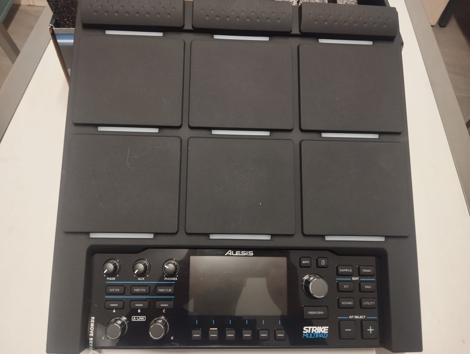Multipad Alesis NUEVO de segunda mano · Foto 4 de 5 · Zaragoza · 550 €