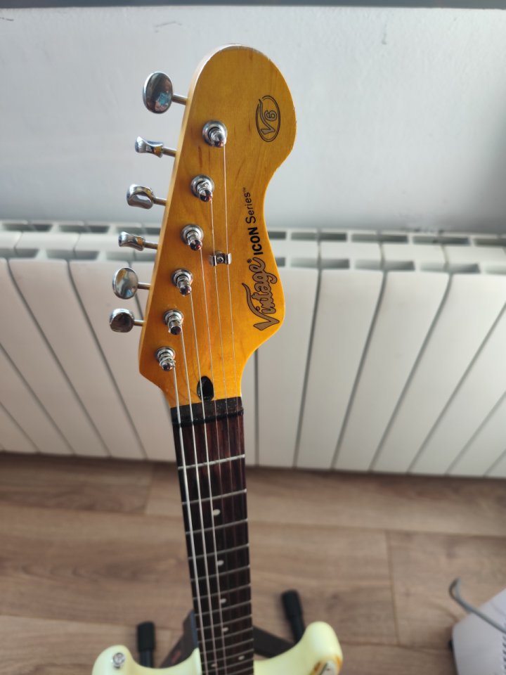 Vintage Icon V6 John Hornby Strat Noiseless