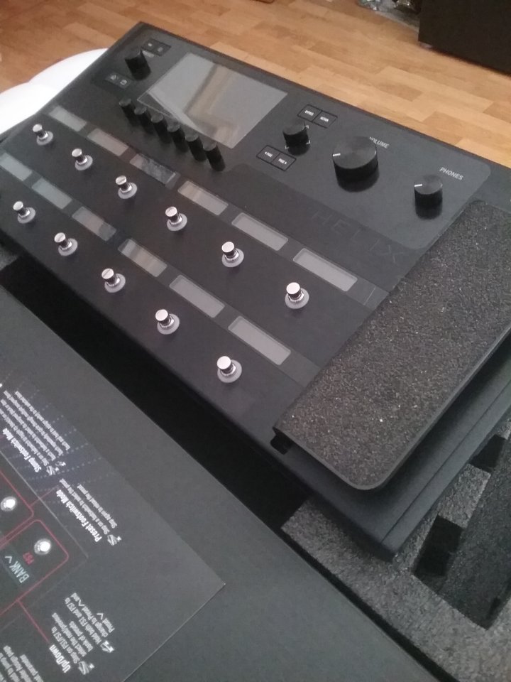Line 6 Helix de segunda mano · Foto 4 de 10 · Madrid · 675 €