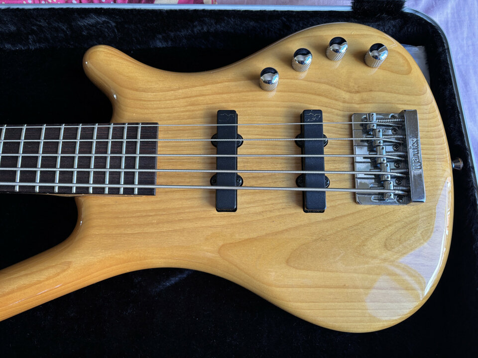 Bajo 5 cuerdas Rock Bass by warwick