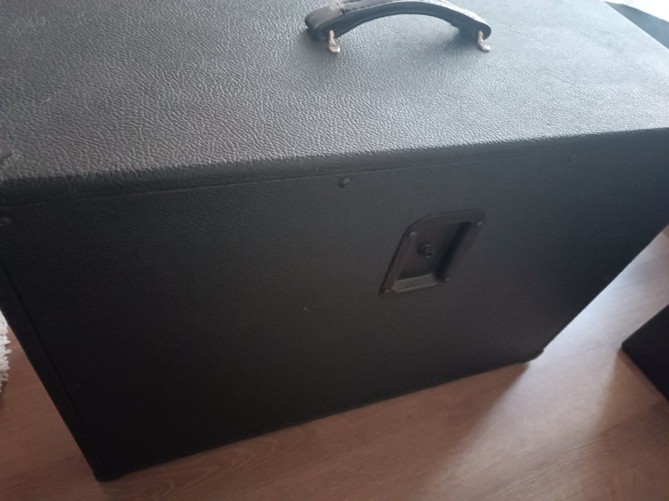 Pantalla George 2x12 de segunda mano · Foto 3 de 5 · Girona · 300 €