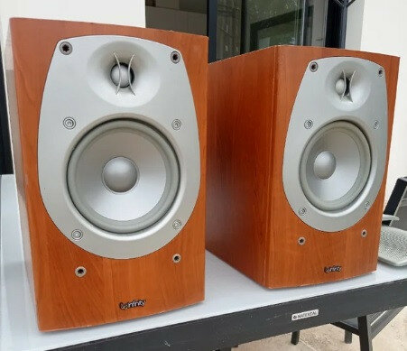 Pareja de altavoces infinity beta 20