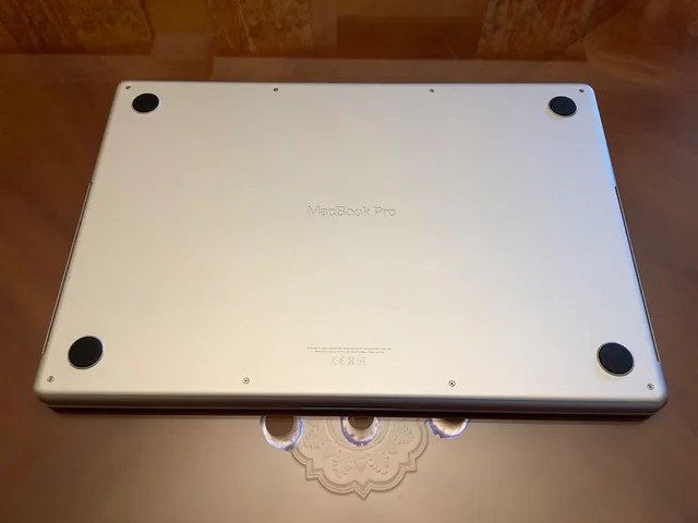 MacBook Pro 16" M1 Max 32GB RAM 2TB SSD 2022 de segunda mano · Foto 5 de 10 · Zamora · 1699 €