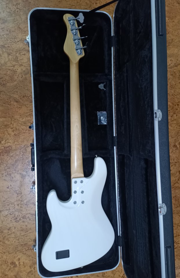 Bajo eléctrico Mayones Jabba 4 blanco