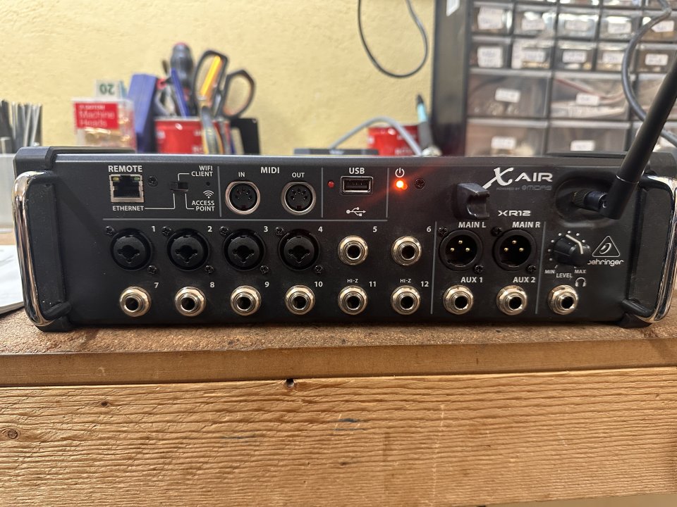 Behringer X AIR XR12