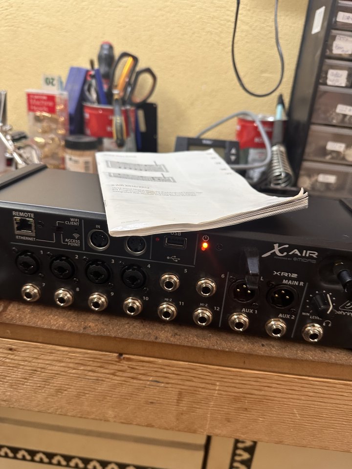 Behringer X AIR XR12