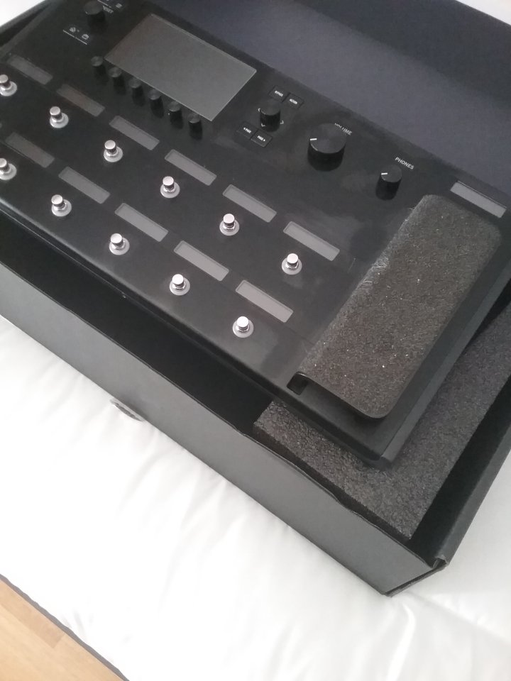 Line 6 Helix de segunda mano · Foto 8 de 10 · Madrid · 675 €