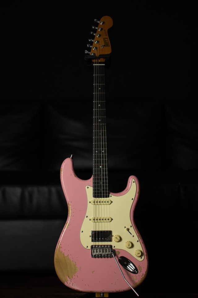 Henry's Electric Guitar Snake ST-1 Boa - Pink Relic de segunda mano · Foto 1 de 10 · Ourense · 590 €