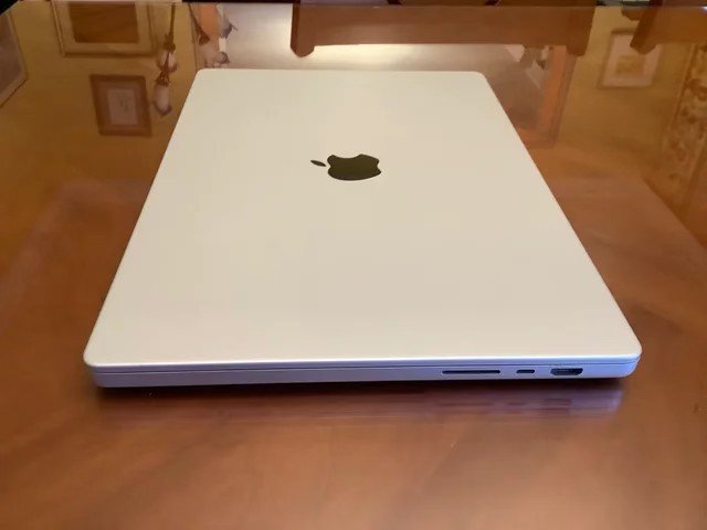 MacBook Pro 16" M1 Max 32GB RAM 2TB SSD 2022 de segunda mano · Foto 6 de 10 · Zamora · 1699 €