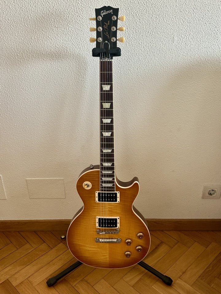 Gibson Les Paul Standard 50s Faded Honey Burst de segunda mano · Foto 2 de 10 · A Coruña · 1800 €