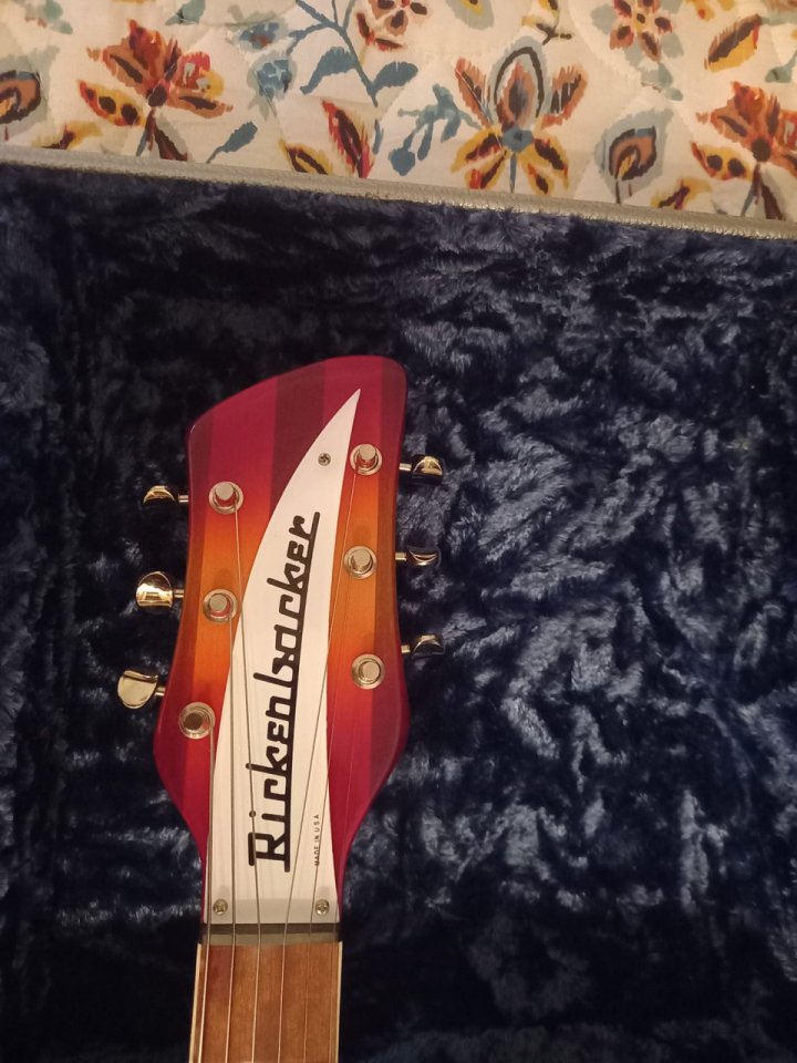 Rickenbacker 381/V69 Fireglo (2014) de segunda mano · Foto 5 de 10 · Valencia · 4600 €