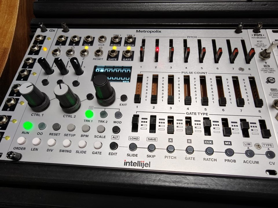 Metropolix + expansion Gx de segunda mano · Foto 3 de 5 · Lleida · 540 €