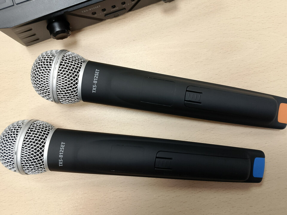 Microfonía inalámbrica doble - receptor 2 canales + 2 micrófonos de mano