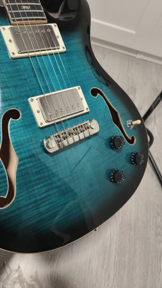 PRS SE Hollowbody II Piezo de segunda mano · Foto 7 de 7 · Ciudad Real · 1150 €
