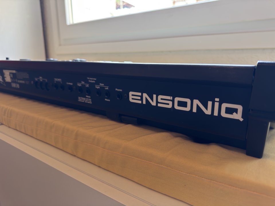 Ensoniq MR-61 + EXP-1 The Real Word + EXP-3 Urban dance Projetct de segunda mano · Foto 5 de 10 · Almería · 950 €