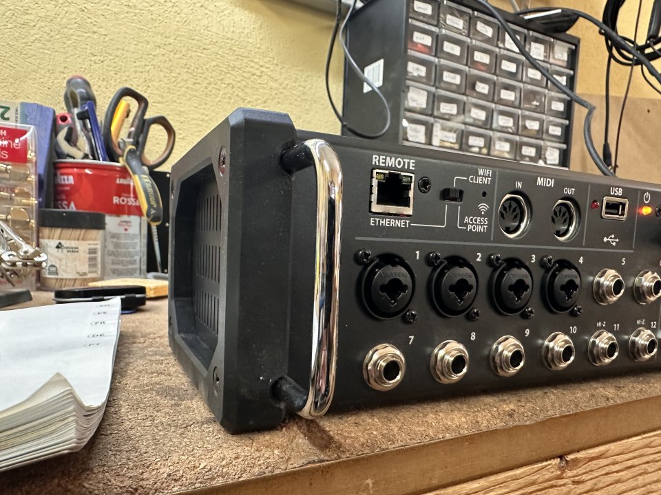 Behringer X AIR XR12