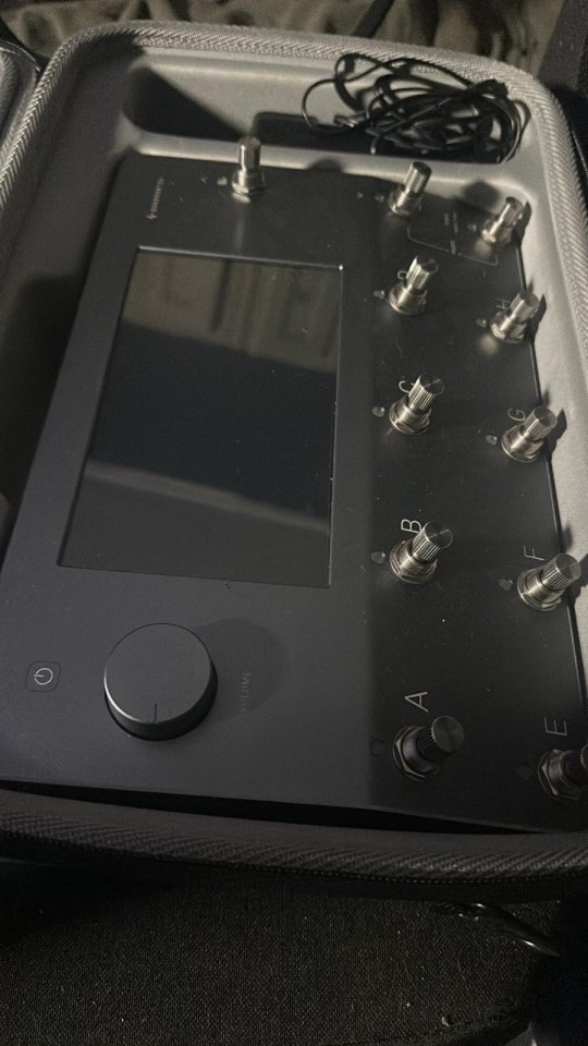 Quad cortex + estuche oficial + plugins de segunda mano · Foto 1 de 6 · Madrid · 1600 €