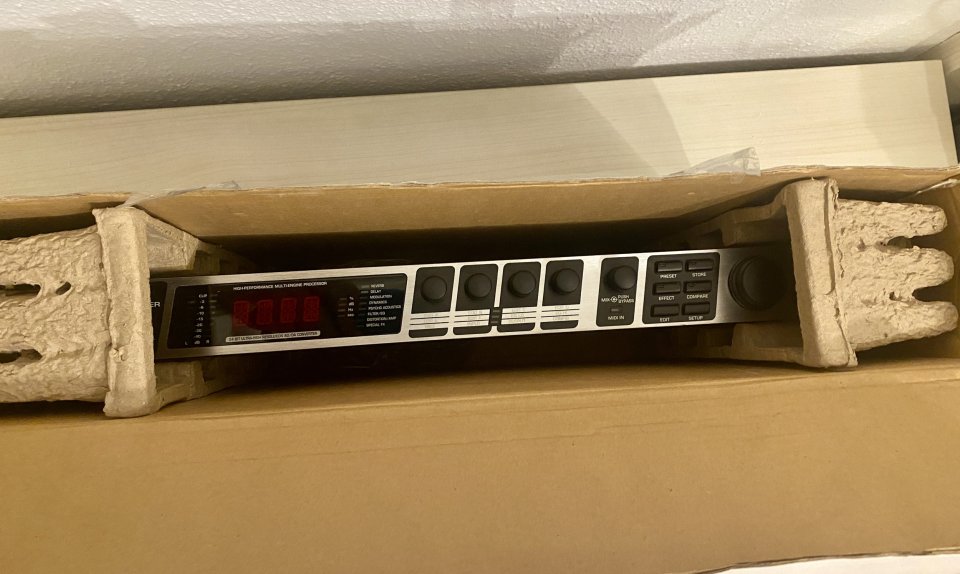 Behringer Virtualizer Pro DSP2024P