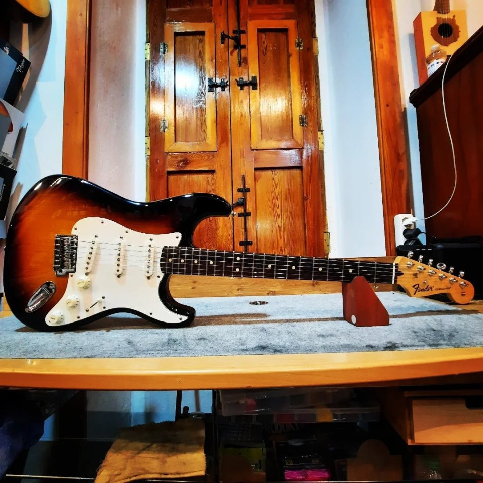 Fender Stratocaster STD MIM