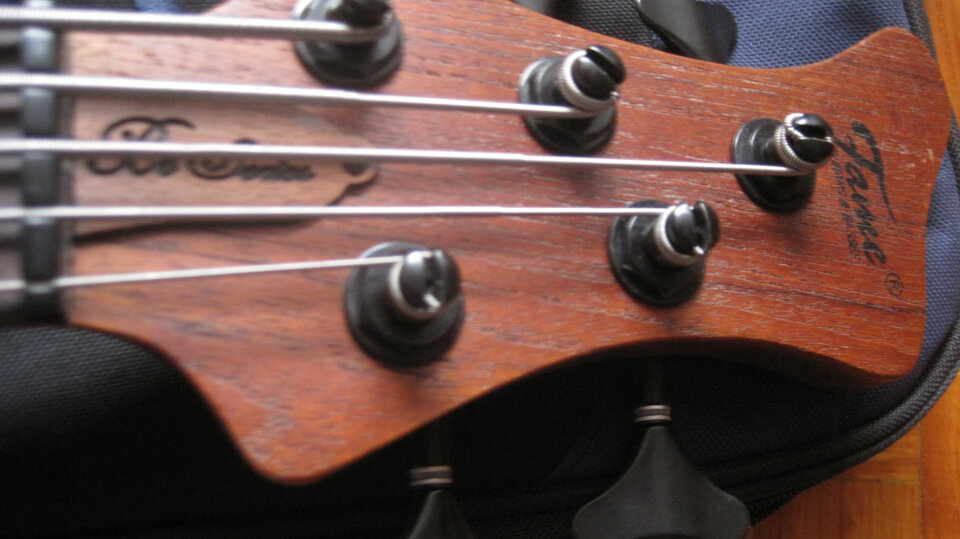 Bajo Fame Baphomet V (Mayones)