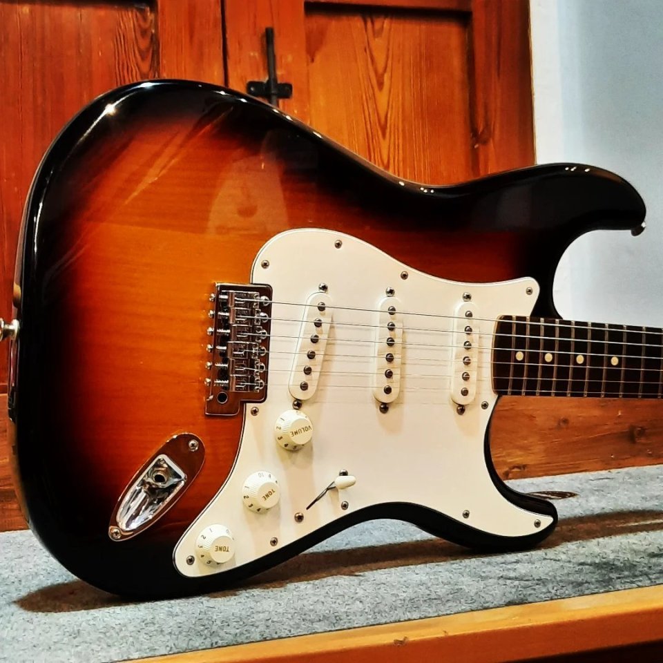 Fender Stratocaster STD MIM