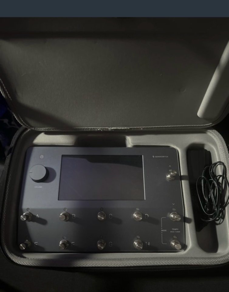Quad cortex + estuche oficial + plugins de segunda mano · Foto 4 de 6 · Madrid · 1600 €