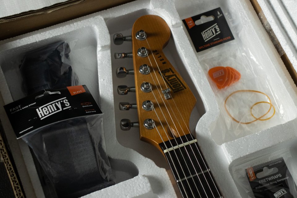 Henry's Electric Guitar Snake ST-1 Boa - Pink Relic de segunda mano · Foto 9 de 10 · Ourense · 590 €