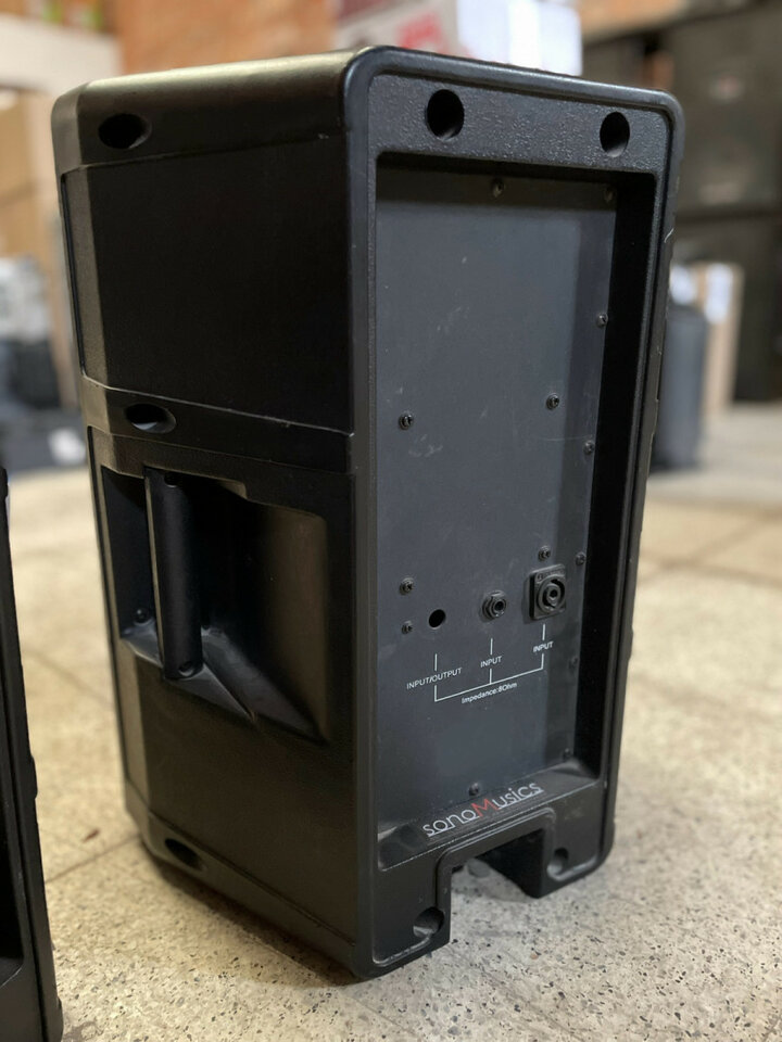 Altavoces monitores 600W de segunda mano · Foto 2 de 4 · Lleida · 280 €