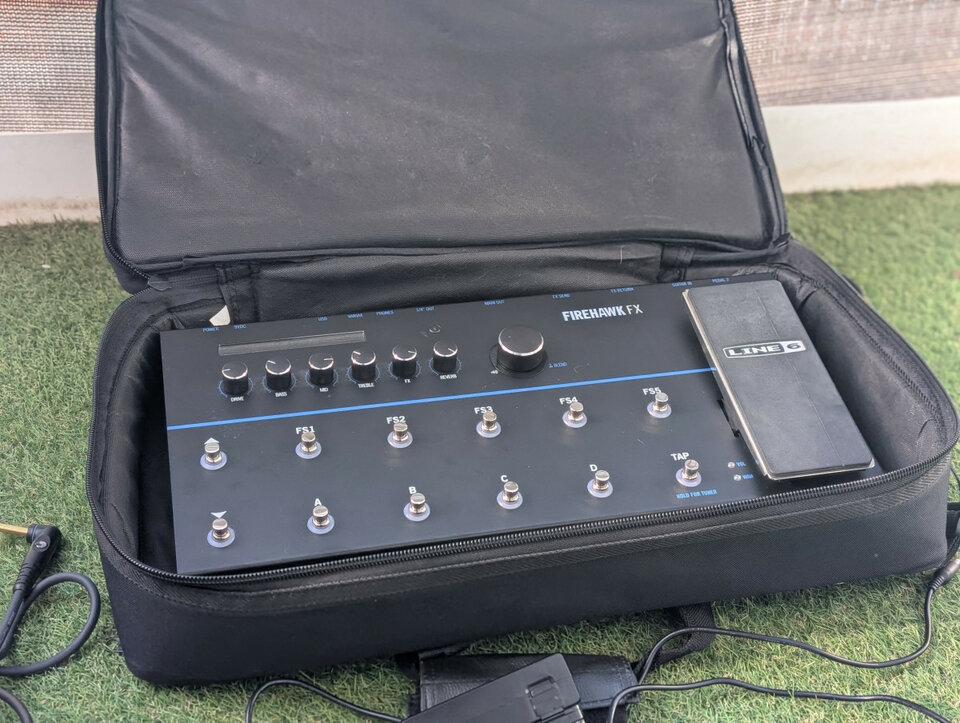 Multiefectos/simulador amplis Line 6 Firehawk FX