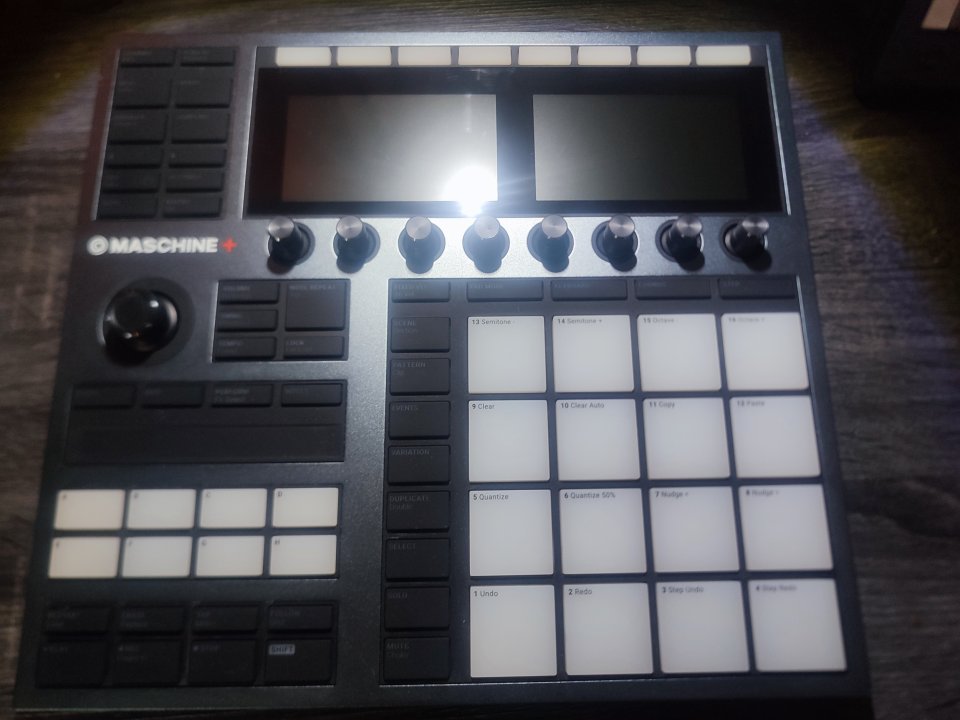 Maschine plus (2021) de segunda mano · Foto 1 de 8 · Almería · 540 €