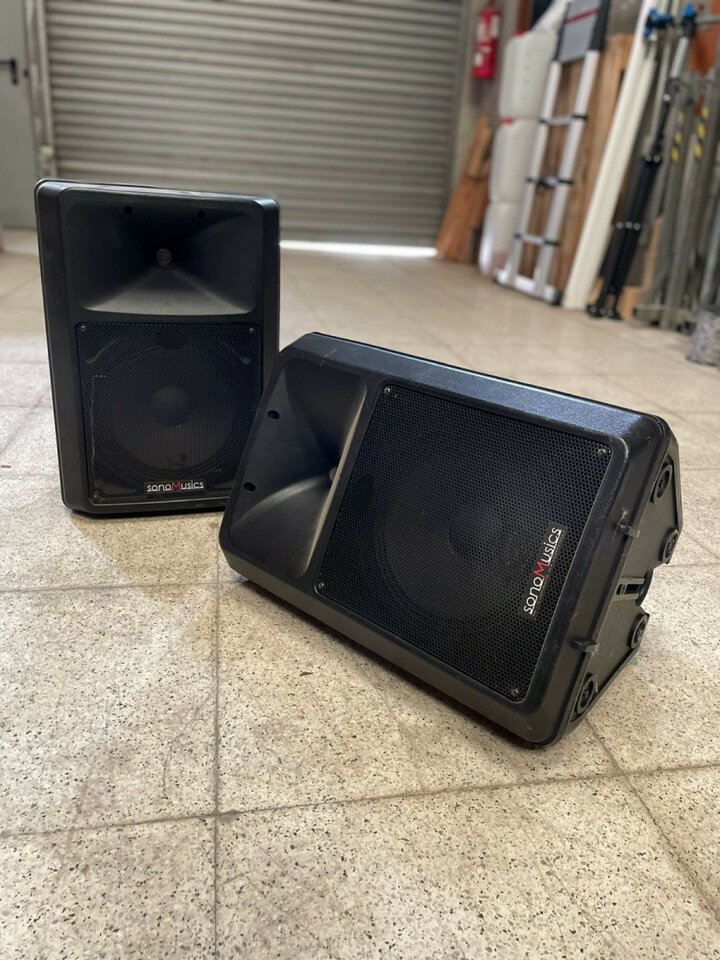 Altavoces monitores 600W de segunda mano · Foto 3 de 4 · Lleida · 280 €