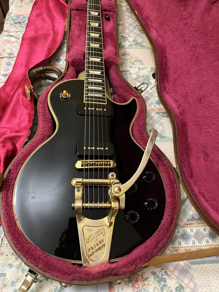 Gibson Les Paul Classic Custom Antique Ebony P90 con Bigsby B3 de segunda mano · Foto 2 de 9 · Valencia · 3599 €