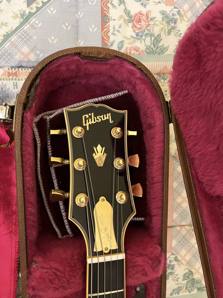 Gibson Les Paul Classic Custom Antique Ebony P90 con Bigsby B3 de segunda mano · Foto 3 de 9 · Valencia · 3599 €