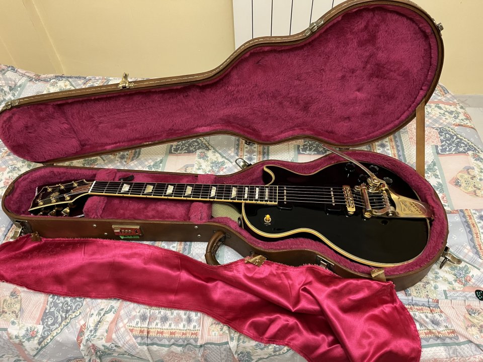 Gibson Les Paul Classic Custom Antique Ebony P90 con Bigsby B3 de segunda mano · Foto 4 de 9 · Valencia · 3599 €
