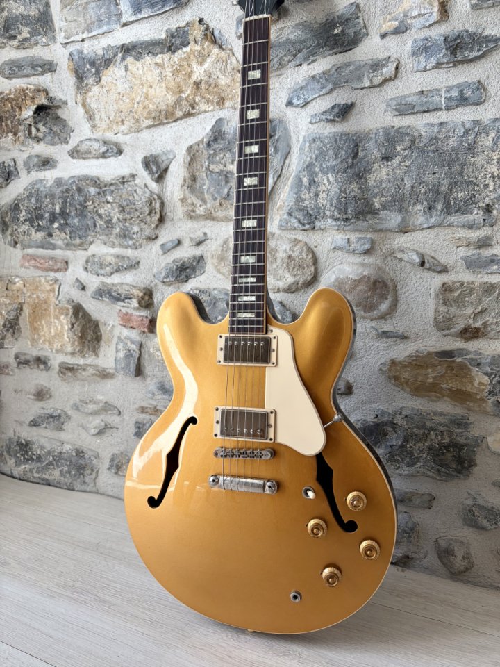 Gibson ES-335 Memphis Goldtop Limited Edition 2016 de segunda mano · Foto 1 de 4 · Gipuzkoa · 4000 €