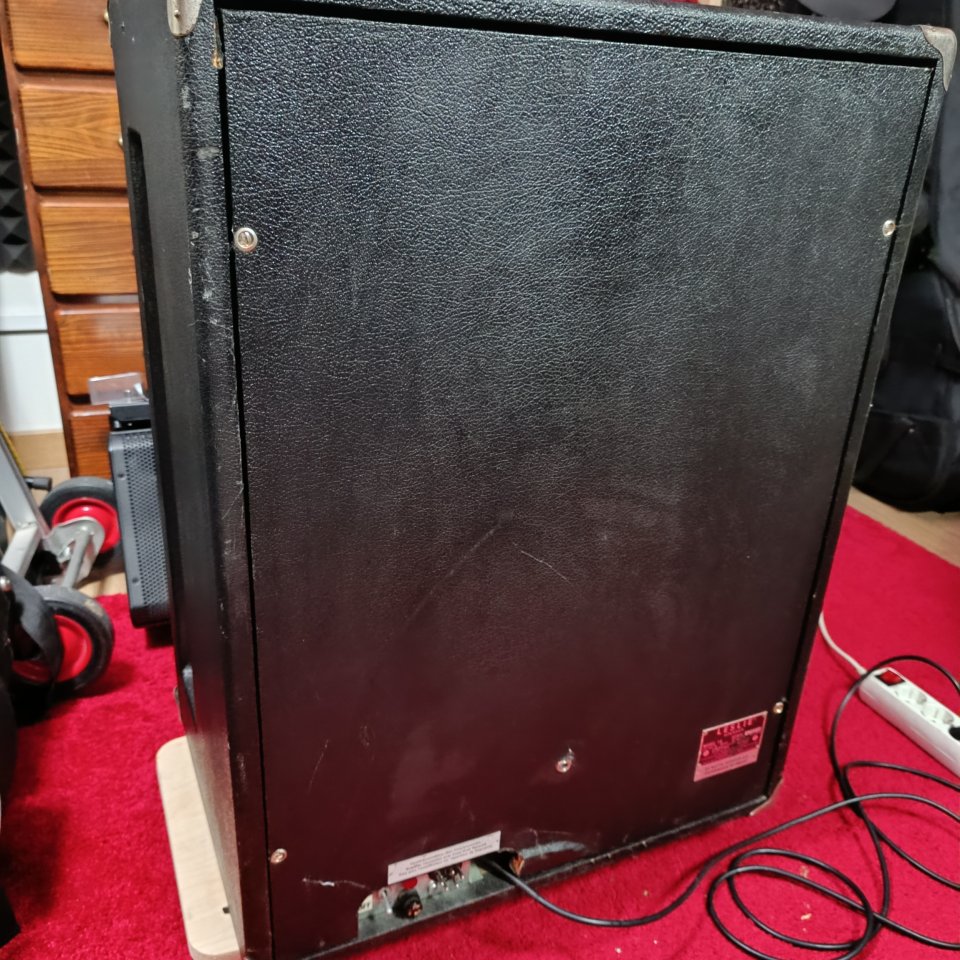 Amplificador rotary Leslie 16 60s con pedal crossover (Fender Vibratone)