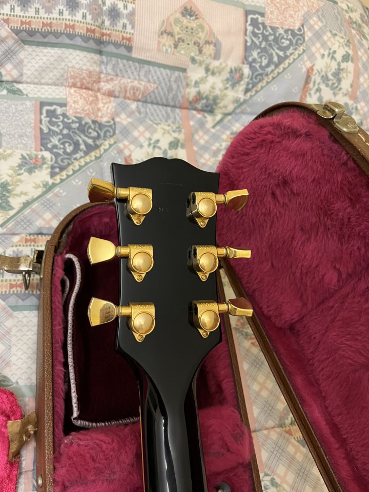 Gibson Les Paul Classic Custom Antique Ebony P90 con Bigsby B3 de segunda mano · Foto 5 de 9 · Valencia · 3599 €