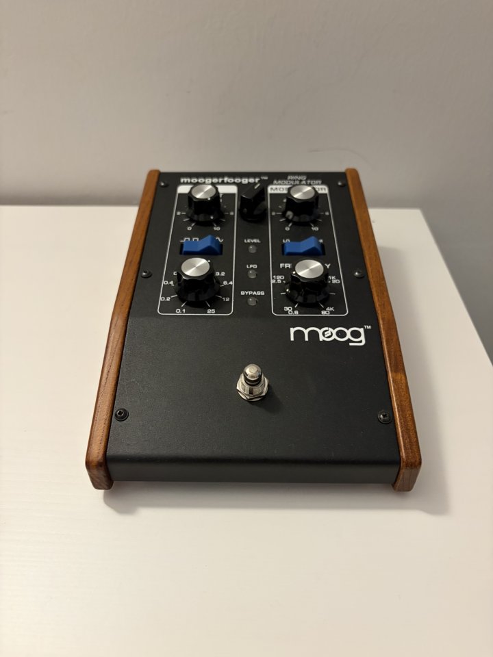 Moog Moogerfooger MF-101 Low Pass Filter de segunda mano · Foto 2 de 6 · Málaga · 450 €