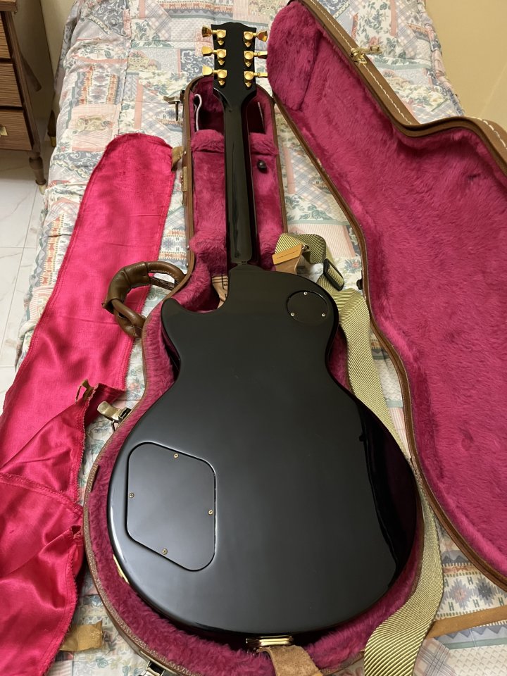 Gibson Les Paul Classic Custom Antique Ebony P90 con Bigsby B3 de segunda mano · Foto 6 de 9 · Valencia · 3599 €