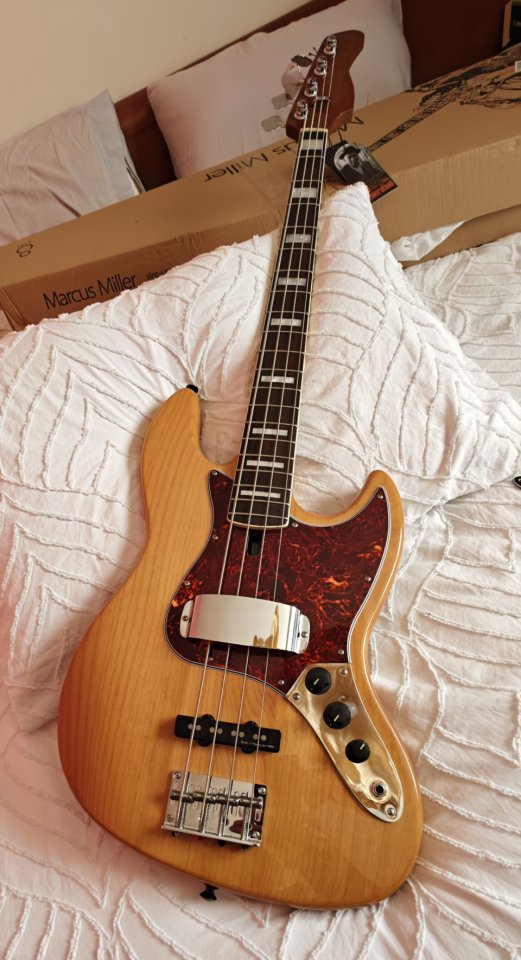 Sire Marcus MIller V5R Nat + Elixir + Dunlop Dual + Tortoise Pickguardian