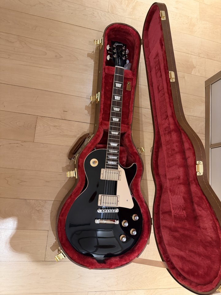 Gibson Les Paul Standard 60s Ebony de segunda mano · Foto 1 de 7 · Valencia · 2000 €