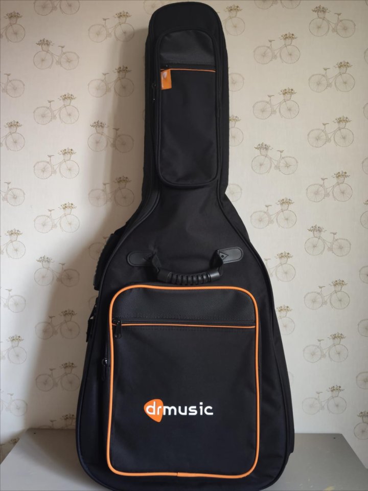 Guitarra Alhambra 1 C A + Funda + Afinador de segunda mano · Foto 3 de 4 · Burgos · 280 €
