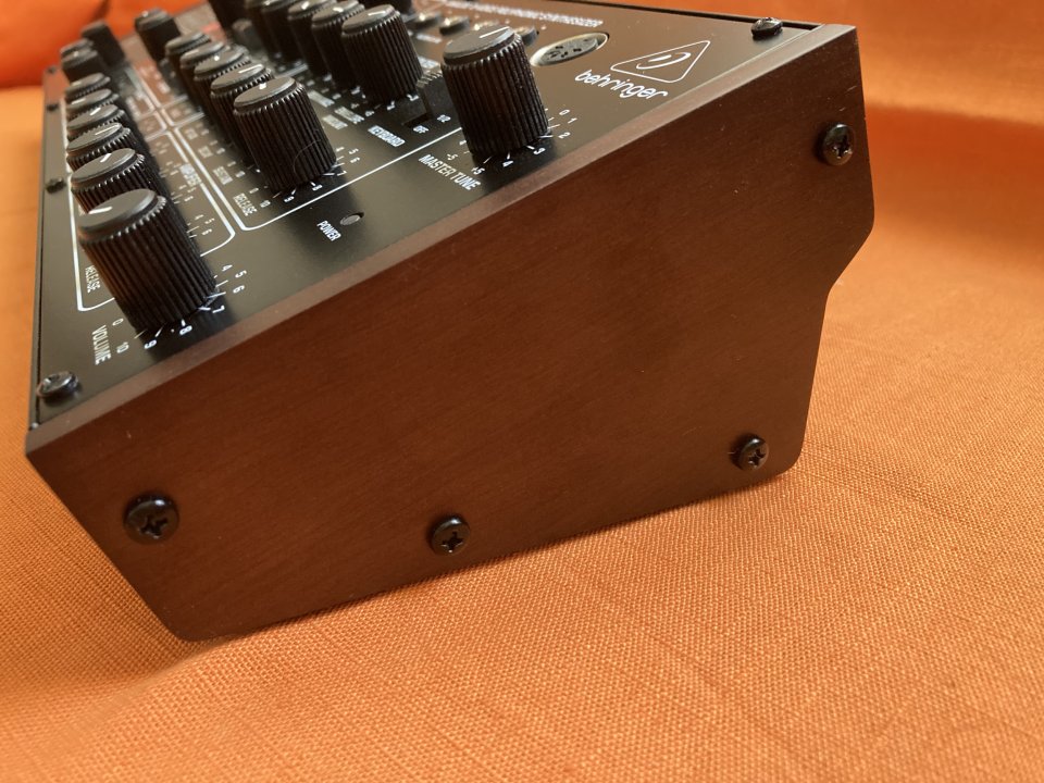 Behringer PRO-800 + Extras de segunda mano · Foto 3 de 6 · Valencia · 210 €