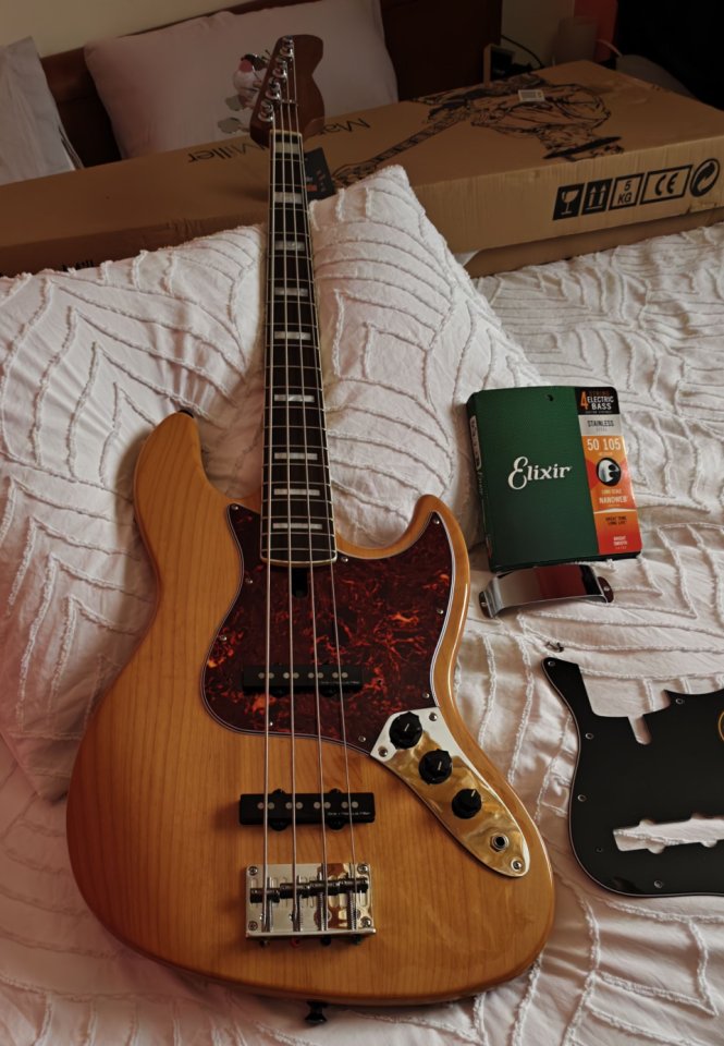 Sire Marcus MIller V5R Nat + Elixir + Dunlop Dual + Tortoise Pickguardian