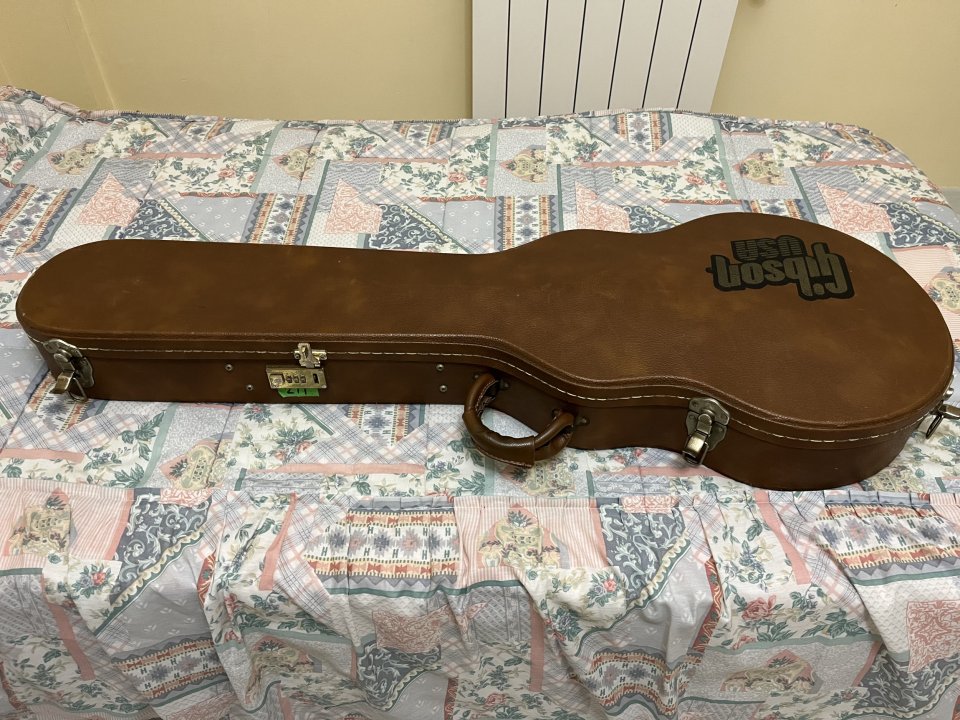 Gibson Les Paul Classic Custom Antique Ebony P90 con Bigsby B3 de segunda mano · Foto 8 de 9 · Valencia · 3599 €