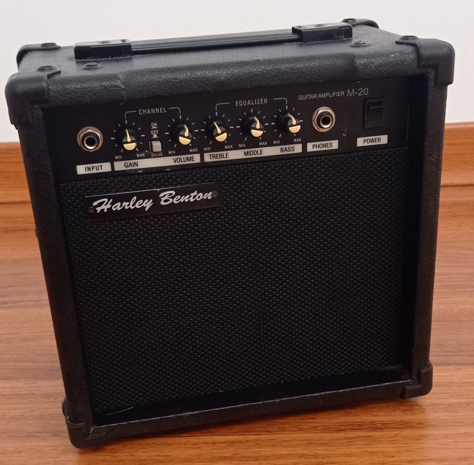 Amplificador de guitarra eléctrica 20 watios de segunda mano · Foto 1 de 4 · Cuenca · 30 €