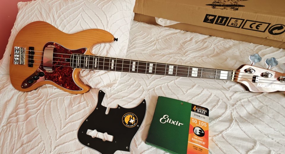 Sire Marcus MIller V5R Nat + Elixir + Dunlop Dual + Tortoise Pickguardian