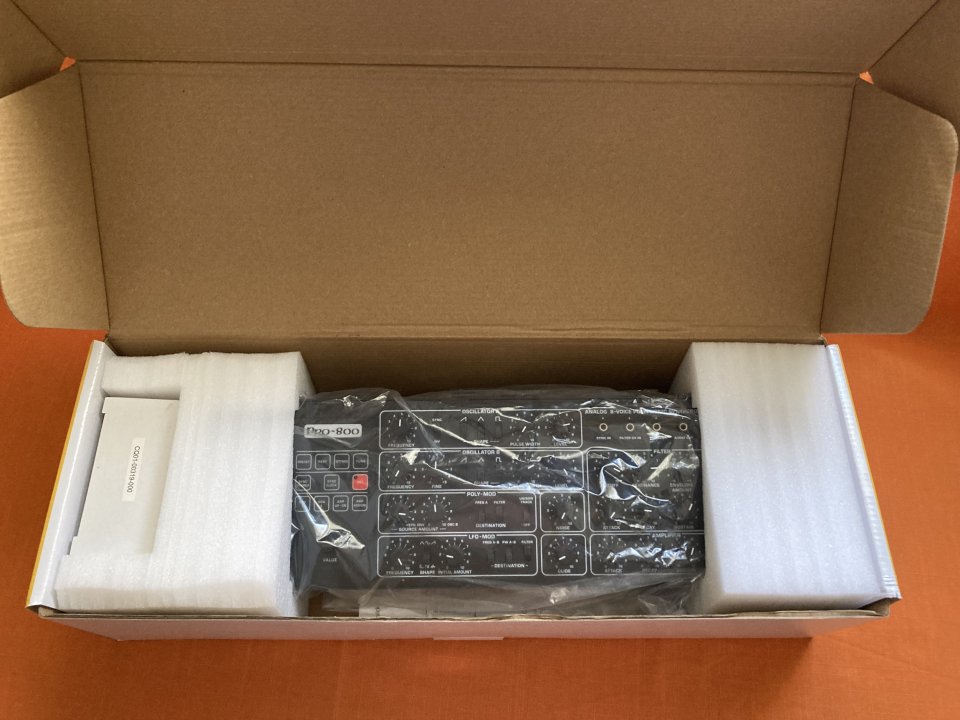 Behringer PRO-800 + Extras de segunda mano · Foto 5 de 6 · Valencia · 210 €