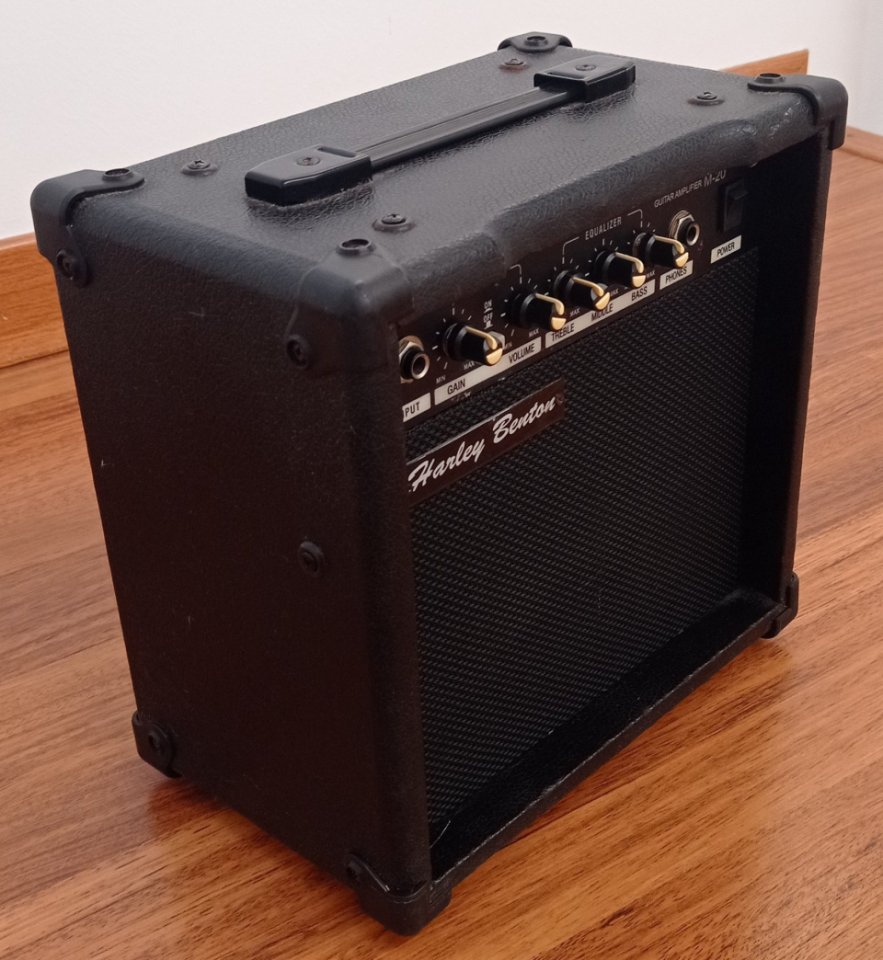 Amplificador de guitarra eléctrica 20 watios de segunda mano · Foto 2 de 4 · Cuenca · 30 €